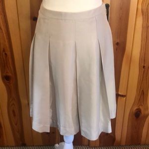 🌟3/$30🌟 100% silk J. Crew silver skirt sz 4